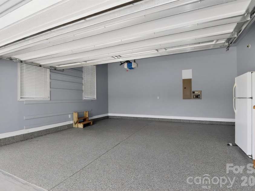 1014 Willow Grove Lane, York, SC 29745.  MLS# CAR4282256, YatesRealty ID 24514. Garage