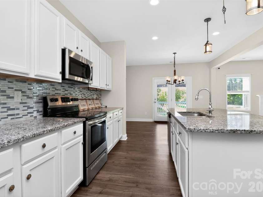 1014 Willow Grove Lane, York, SC 29745.  MLS# CAR4282256, YatesRealty ID 24514. Kitchen