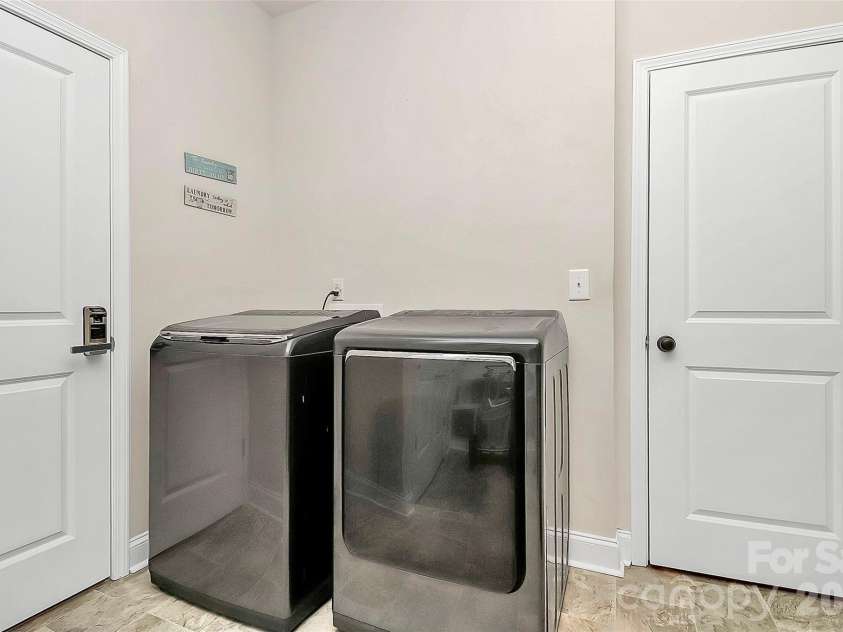1014 Willow Grove Lane, York, SC 29745.  MLS# CAR4282256, YatesRealty ID 24514. Laundry on Main