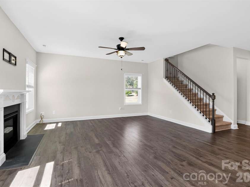 1014 Willow Grove Lane, York, SC 29745.  MLS# CAR4282256, YatesRealty ID 24514. Living Room