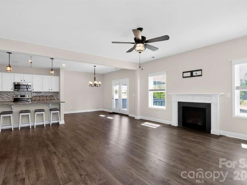 1014 Willow Grove Lane, York, SC 29745.  MLS# CAR4282256, YatesRealty ID 24514. Living Room