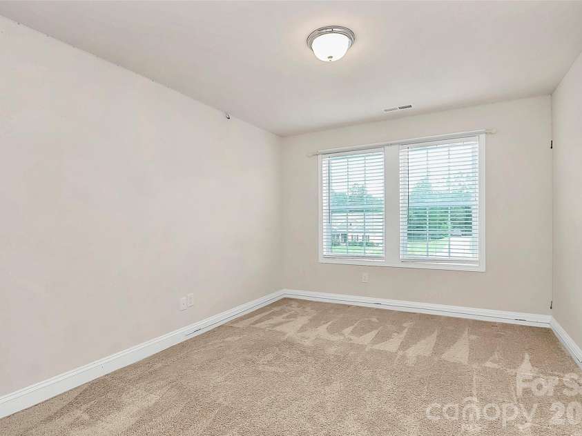 1014 Willow Grove Lane, York, SC 29745.  MLS# CAR4282256, YatesRealty ID 24514. Upper Bedroom