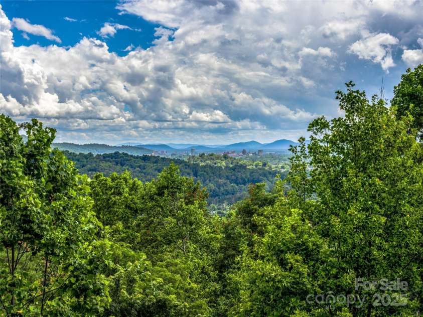 27 Elk Mountain Ridge, Asheville, NC 28804.  MLS# CAR4274217, YatesRealty ID 24515. 