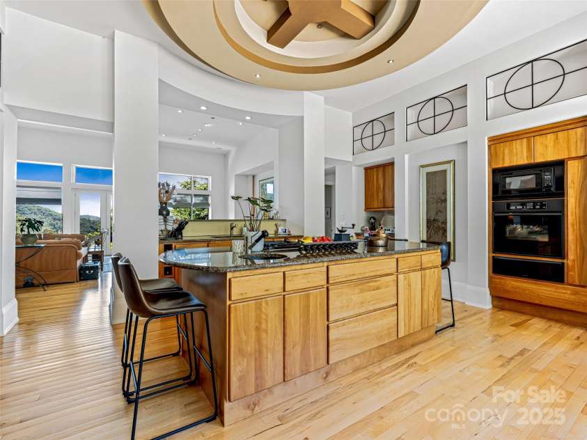 27 Elk Mountain Ridge, Asheville, NC 28804.  MLS# CAR4274217, YatesRealty ID 24515. 