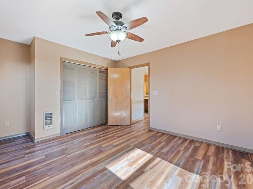 286 Pioneer Ridge Road, Canton, NC 28716.  MLS# CAR4337221, YatesRealty ID 24516. 