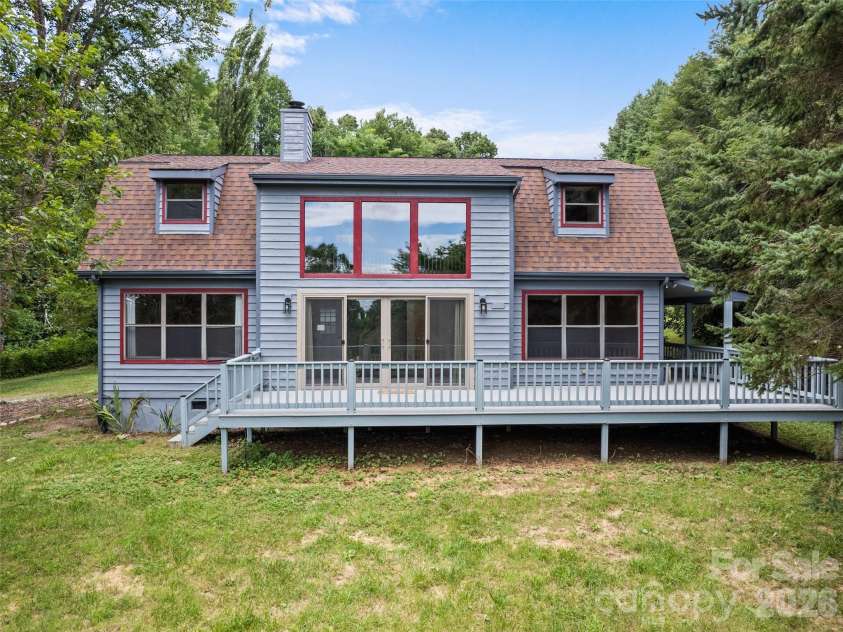 286 Pioneer Ridge Road, Canton, NC 28716.  MLS# CAR4337221, YatesRealty ID 24516. 