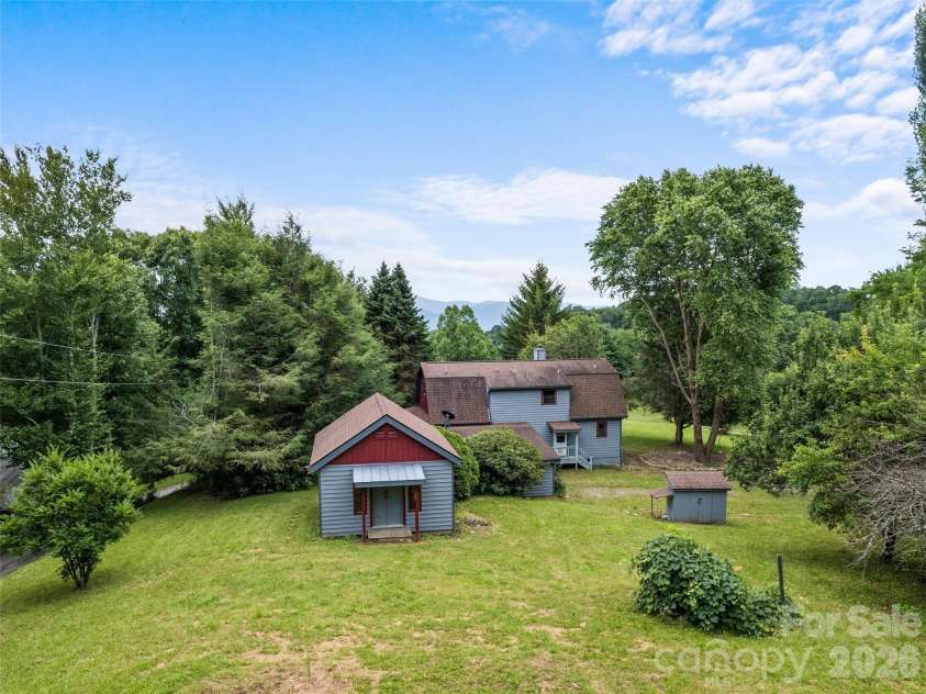 286 Pioneer Ridge Road, Canton, NC 28716.  MLS# CAR4337221, YatesRealty ID 24516. 
