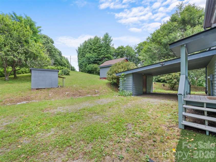 286 Pioneer Ridge Road, Canton, NC 28716.  MLS# CAR4337221, YatesRealty ID 24516. 