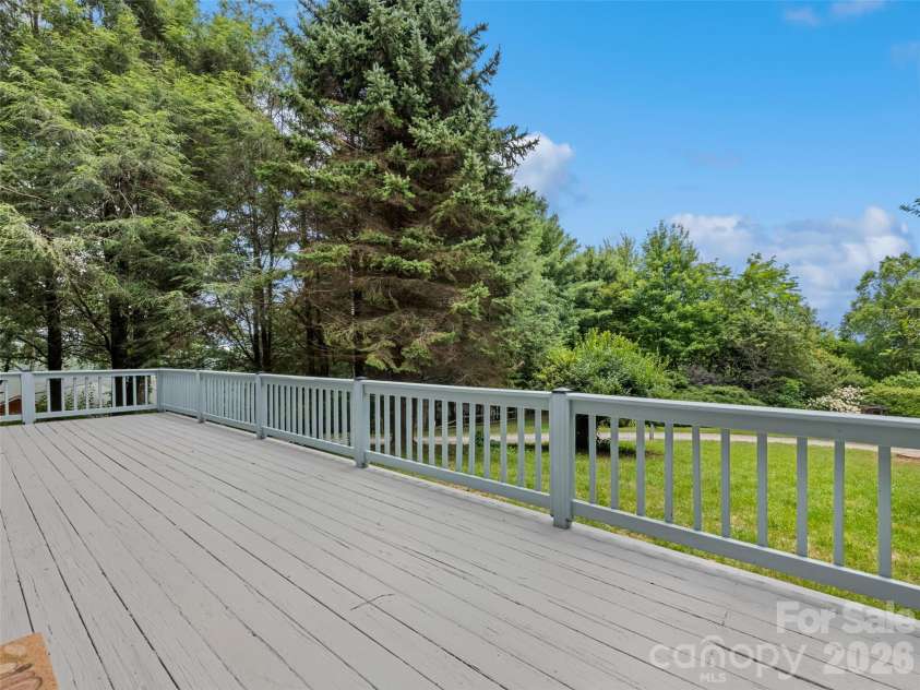 286 Pioneer Ridge Road, Canton, NC 28716.  MLS# CAR4337221, YatesRealty ID 24516. 