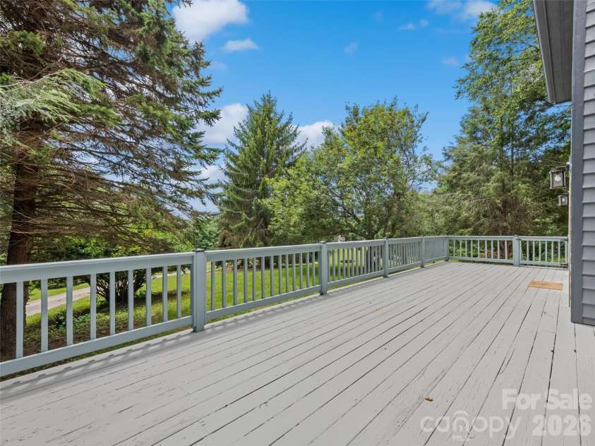 286 Pioneer Ridge Road, Canton, NC 28716.  MLS# CAR4337221, YatesRealty ID 24516. 