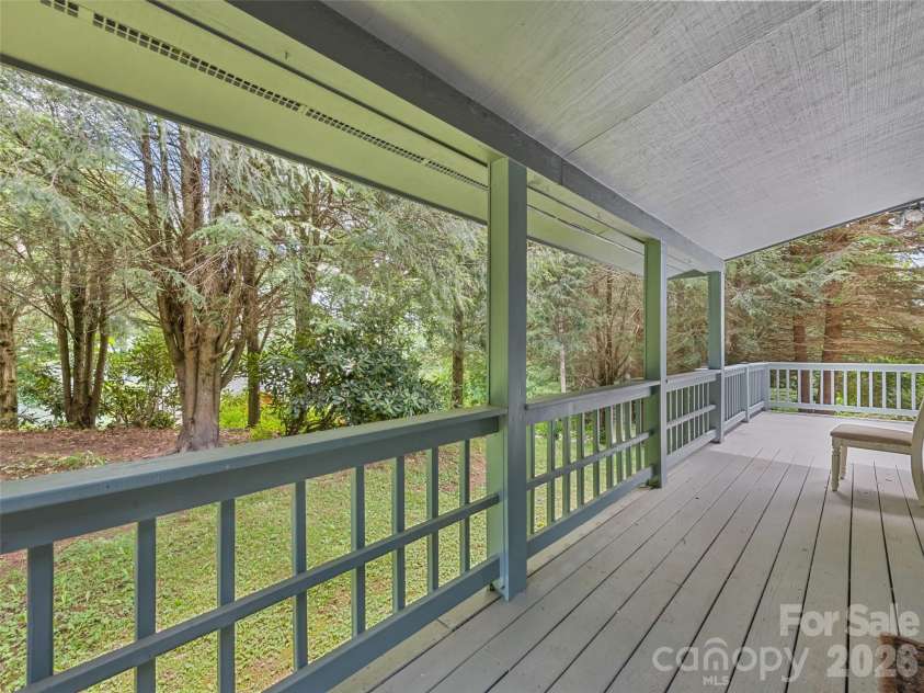 286 Pioneer Ridge Road, Canton, NC 28716.  MLS# CAR4337221, YatesRealty ID 24516. 