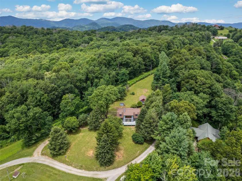 286 Pioneer Ridge Road, Canton, NC 28716.  MLS# CAR4337221, YatesRealty ID 24516. 