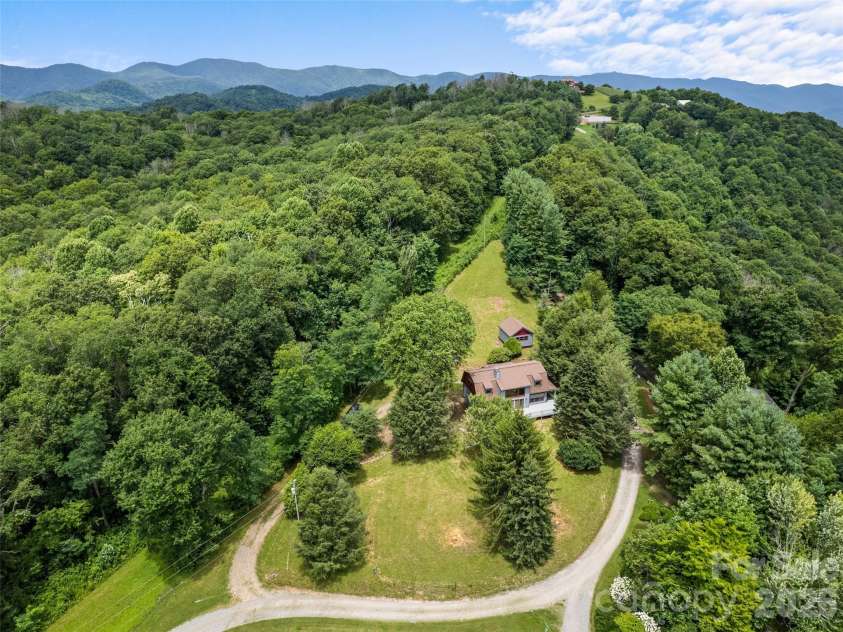 286 Pioneer Ridge Road, Canton, NC 28716.  MLS# CAR4337221, YatesRealty ID 24516. 