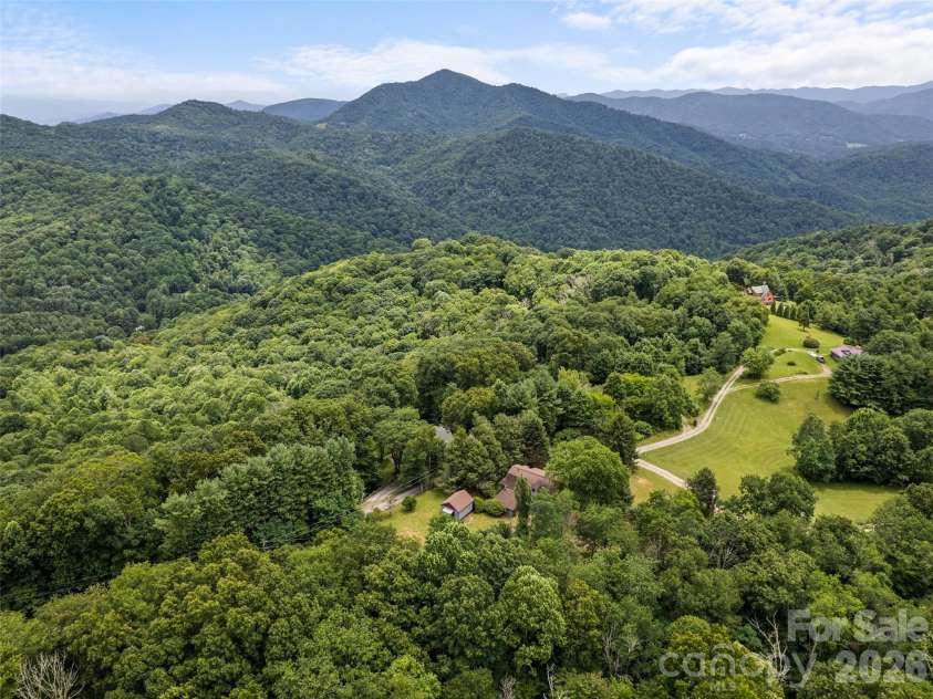 286 Pioneer Ridge Road, Canton, NC 28716.  MLS# CAR4337221, YatesRealty ID 24516. 