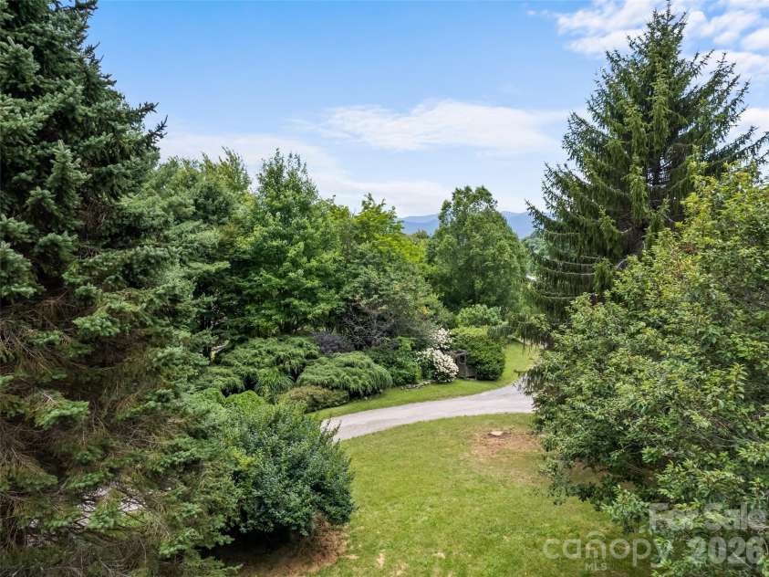 286 Pioneer Ridge Road, Canton, NC 28716.  MLS# CAR4337221, YatesRealty ID 24516. 