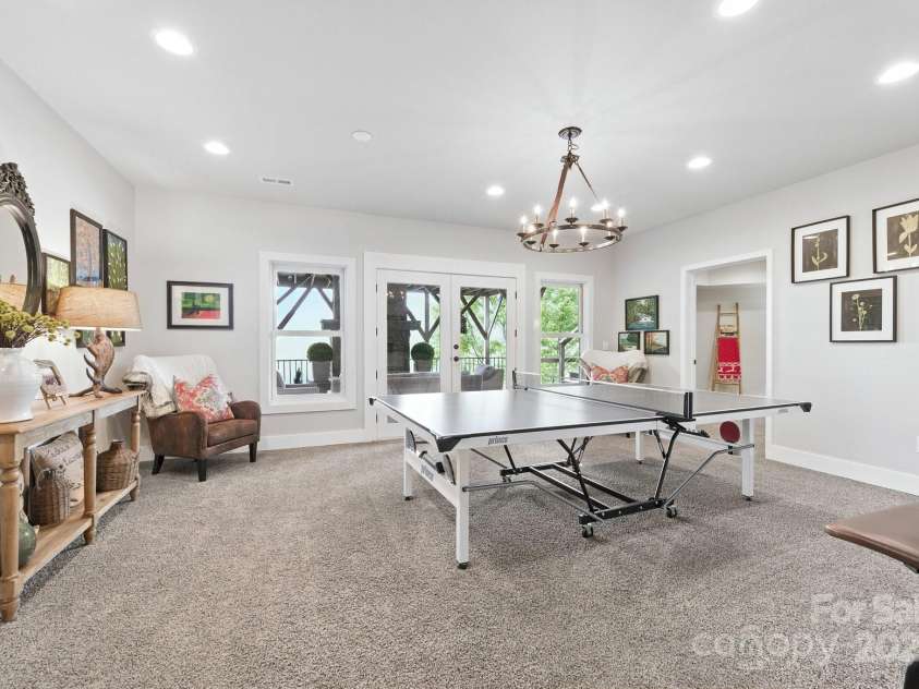 61 Mcintyre Drive, Asheville, NC 28803.  MLS# CAR4275405, YatesRealty ID 24516. 