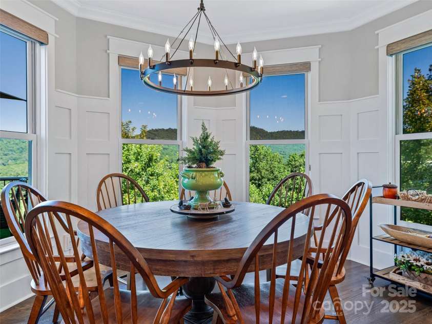 61 Mcintyre Drive, Asheville, NC 28803.  MLS# CAR4275405, YatesRealty ID 24516. Breakfeast Nook with View