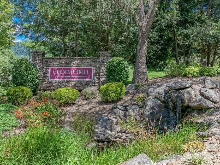 61 Mcintyre Drive, Asheville, NC 28803.  MLS# CAR4275405, YatesRealty ID 24516. Community Sign