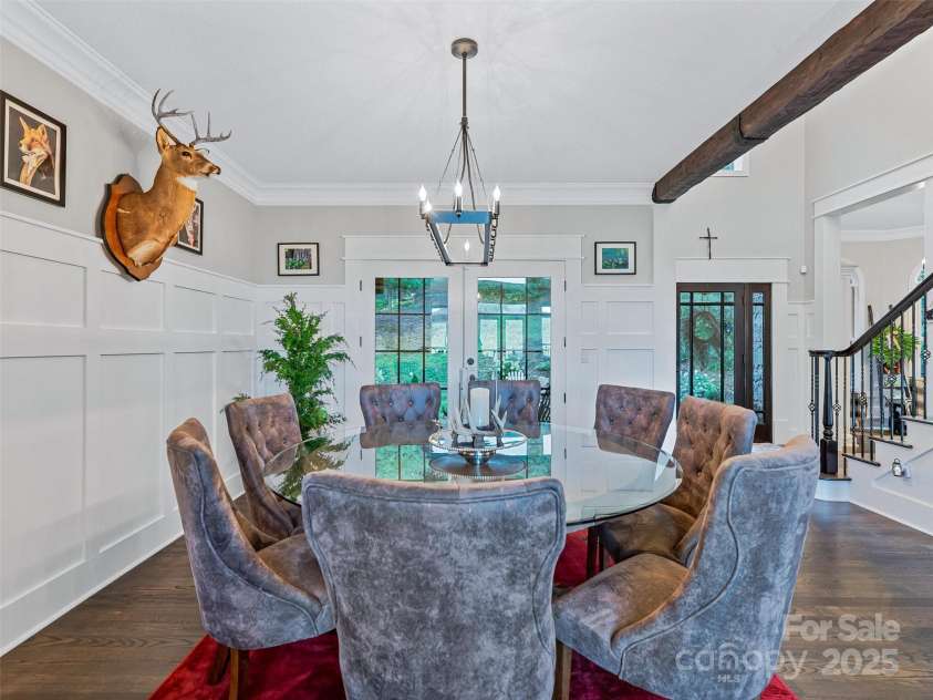 61 Mcintyre Drive, Asheville, NC 28803.  MLS# CAR4275405, YatesRealty ID 24516. Elegant Formal Dining Space