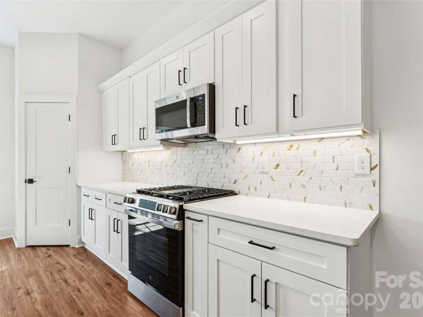 1515 Caldwell Street, Charlotte, NC 28206.  MLS# CAR4405924, YatesRealty ID 24518. 