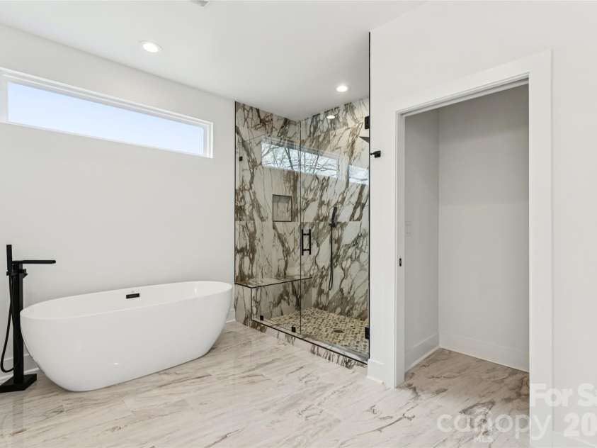 1515 Caldwell Street, Charlotte, NC 28206.  MLS# CAR4405924, YatesRealty ID 24518. 