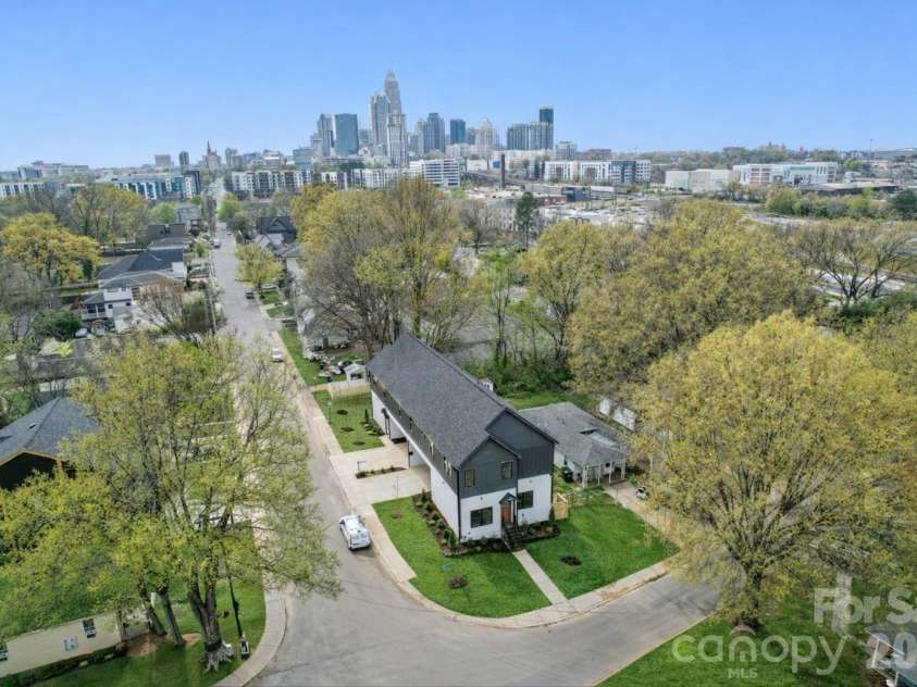 1515 Caldwell Street, Charlotte, NC 28206.  MLS# CAR4405924, YatesRealty ID 24518. 