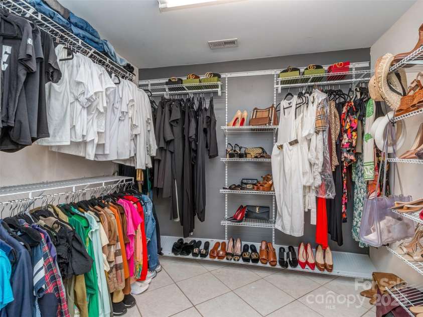 3511 Dominion Green Drive, Charlotte, NC 28269.  MLS# CAR4272819, YatesRealty ID 24518. Walk in Primary closet
