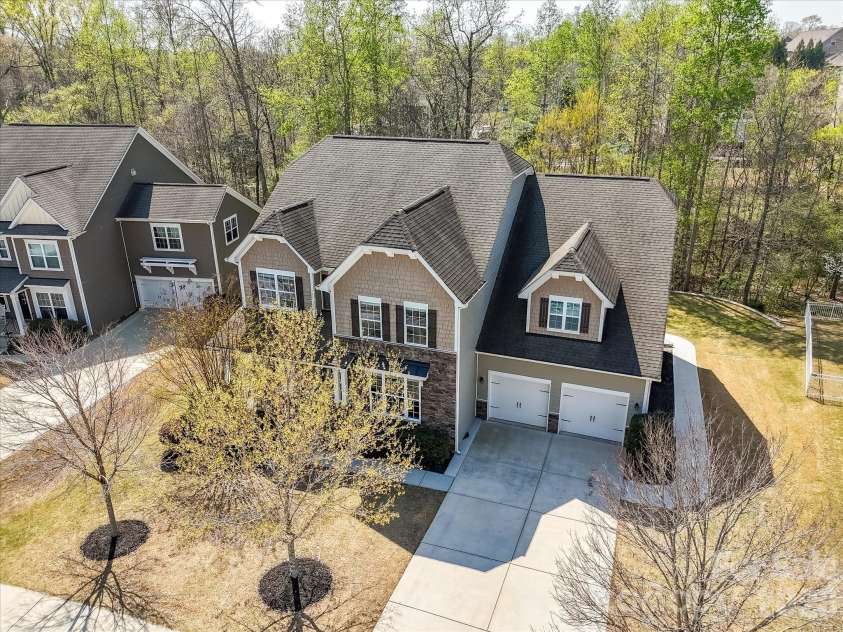 3504 Ringtail Drive, Waxhaw, NC 28173.  MLS# CAR4359232, YatesRealty ID 24519. Welcome to Your New Home!!! Close to Services, Shopping, Dining. Highly Regarded Cuthbertson Middle and High School Complex closeby. 