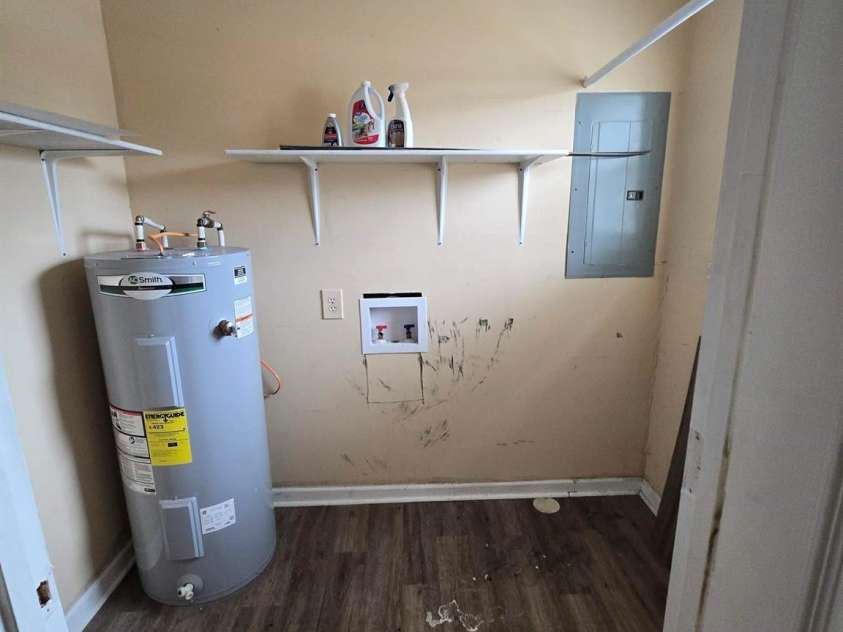 1806 Little Rock Road, Charlotte, NC 28214.  MLS# CAR4231709, YatesRealty ID 2452. 