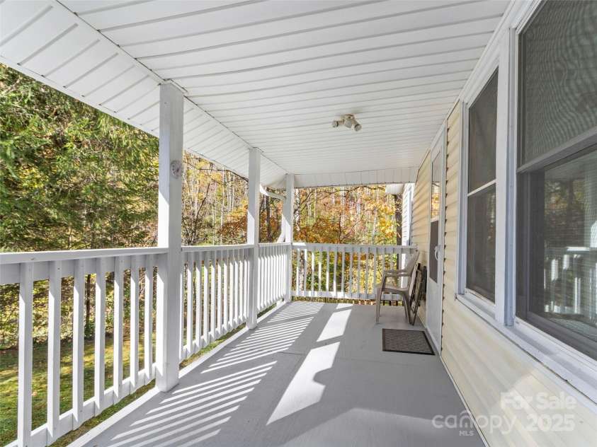 96 Thompson Road, Spruce Pine, NC 28777.  MLS# CAR4319955, YatesRealty ID 2452. 
