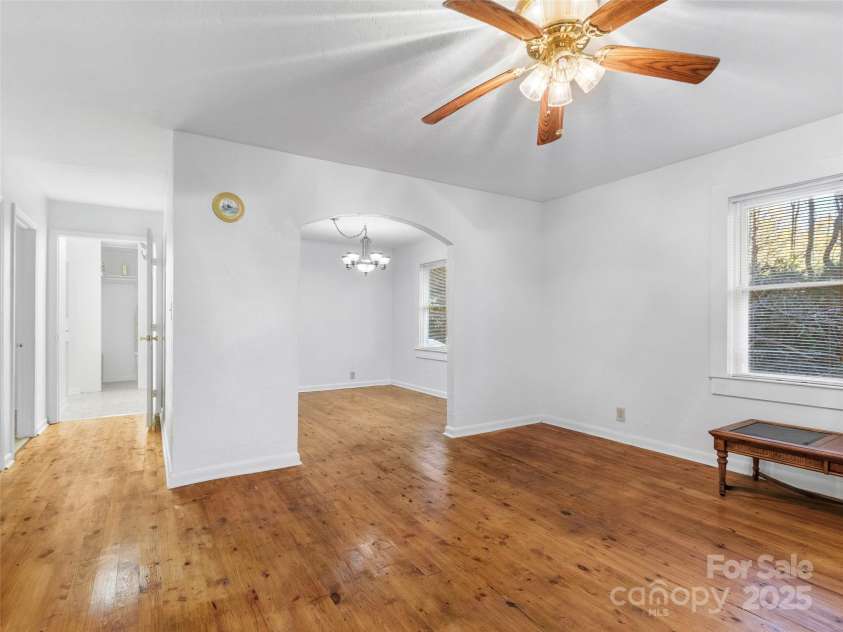 96 Thompson Road, Spruce Pine, NC 28777.  MLS# CAR4319955, YatesRealty ID 2452. 
