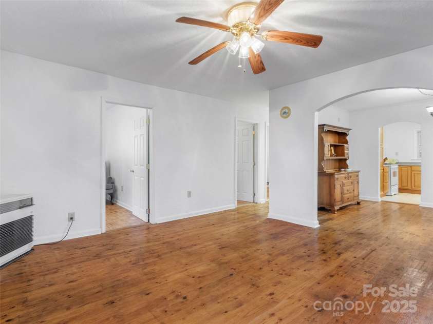 96 Thompson Road, Spruce Pine, NC 28777.  MLS# CAR4319955, YatesRealty ID 2452. 