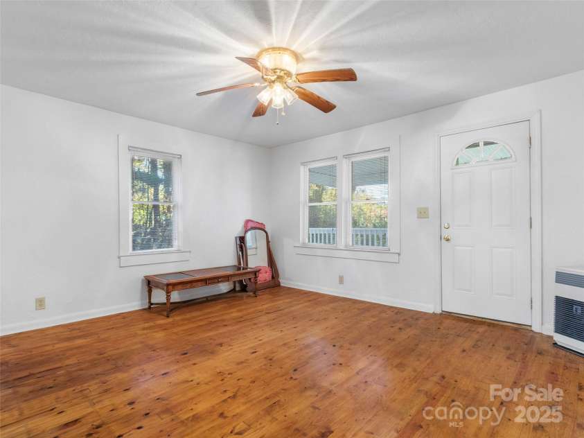 96 Thompson Road, Spruce Pine, NC 28777.  MLS# CAR4319955, YatesRealty ID 2452. 