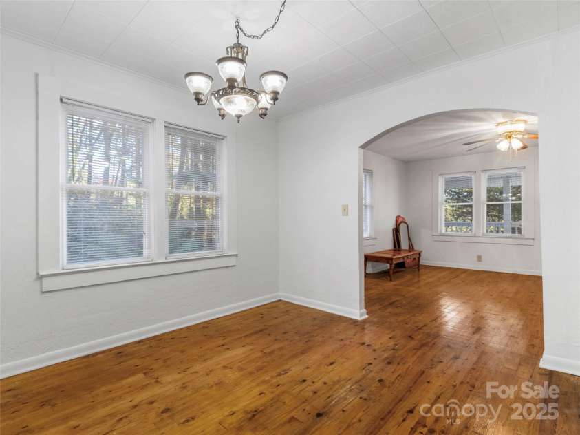 96 Thompson Road, Spruce Pine, NC 28777.  MLS# CAR4319955, YatesRealty ID 2452. 