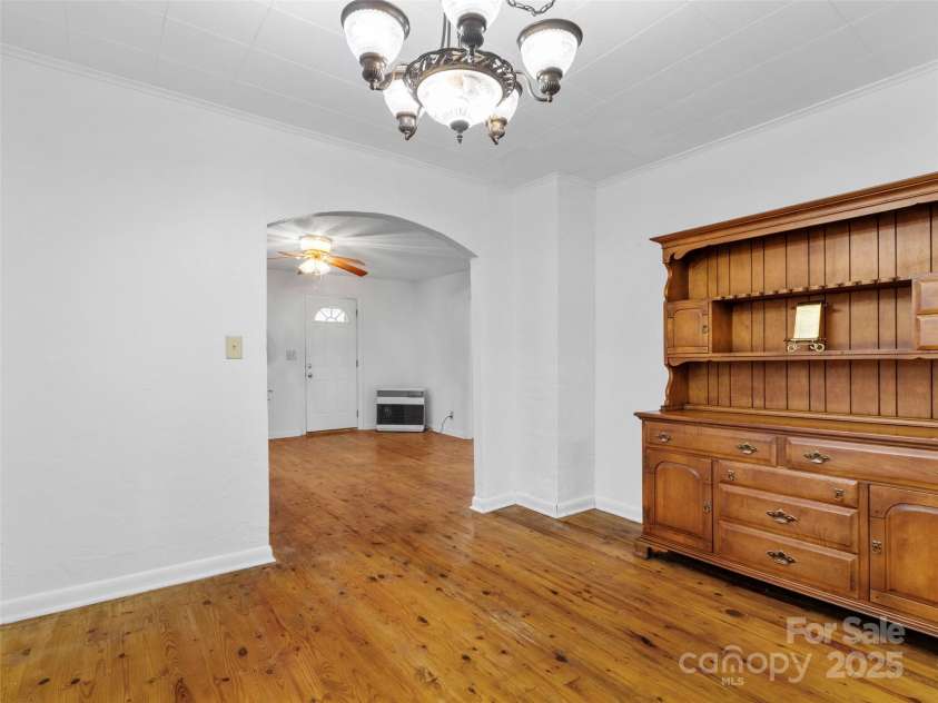 96 Thompson Road, Spruce Pine, NC 28777.  MLS# CAR4319955, YatesRealty ID 2452. 