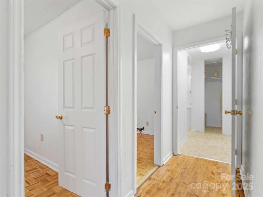 96 Thompson Road, Spruce Pine, NC 28777.  MLS# CAR4319955, YatesRealty ID 2452. 