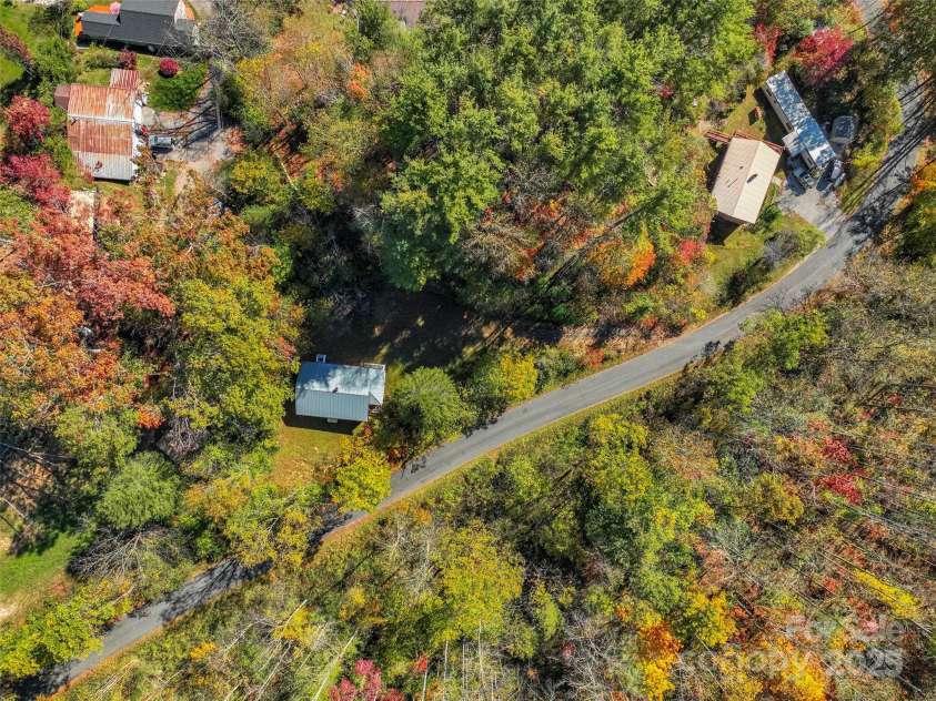96 Thompson Road, Spruce Pine, NC 28777.  MLS# CAR4319955, YatesRealty ID 2452. 