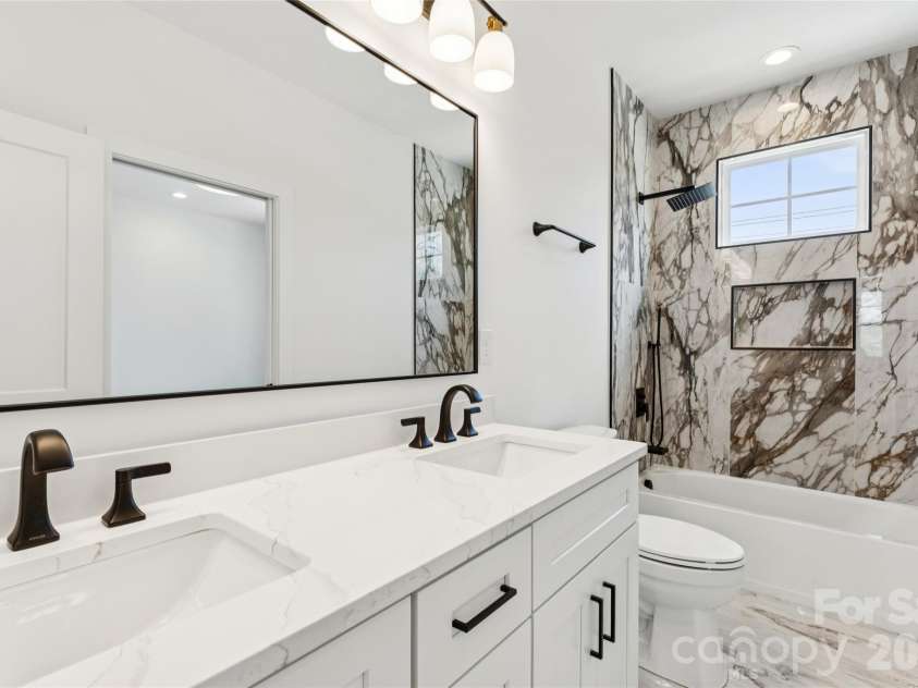 426 19th Street, Charlotte, NC 28206.  MLS# CAR4366374, YatesRealty ID 24520. 