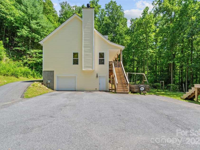 222 Fox Creek Road, Mars Hill, NC 28754.  MLS# CAR4275822, YatesRealty ID 24521. 