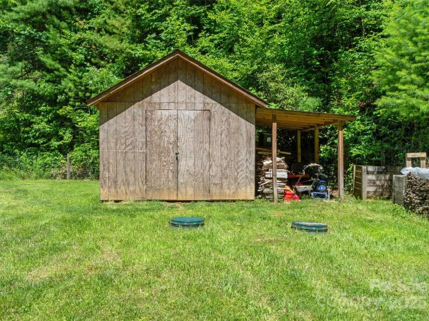 222 Fox Creek Road, Mars Hill, NC 28754.  MLS# CAR4275822, YatesRealty ID 24521. 