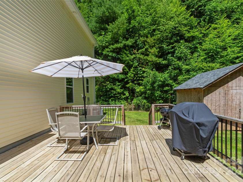 222 Fox Creek Road, Mars Hill, NC 28754.  MLS# CAR4275822, YatesRealty ID 24521. 