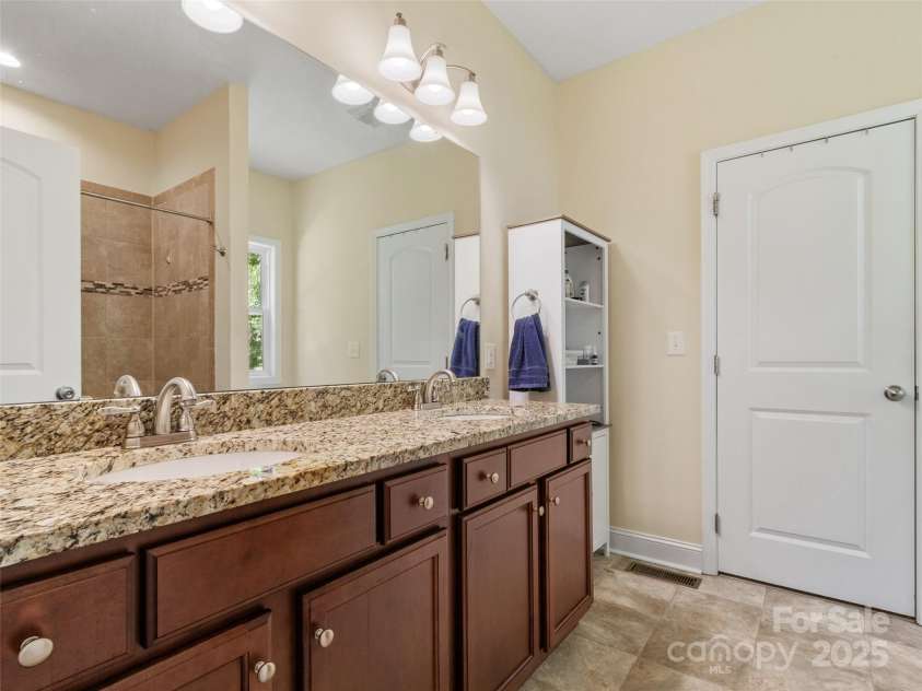 222 Fox Creek Road, Mars Hill, NC 28754.  MLS# CAR4275822, YatesRealty ID 24521. 