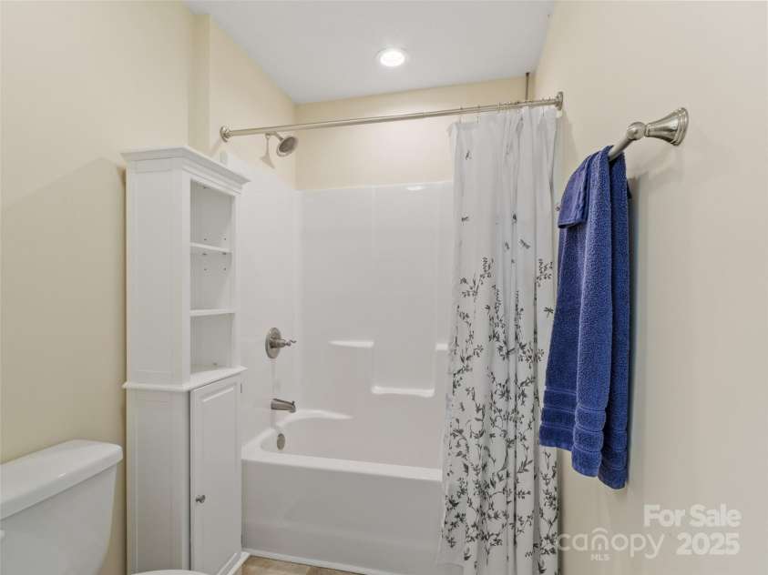 222 Fox Creek Road, Mars Hill, NC 28754.  MLS# CAR4275822, YatesRealty ID 24521. 