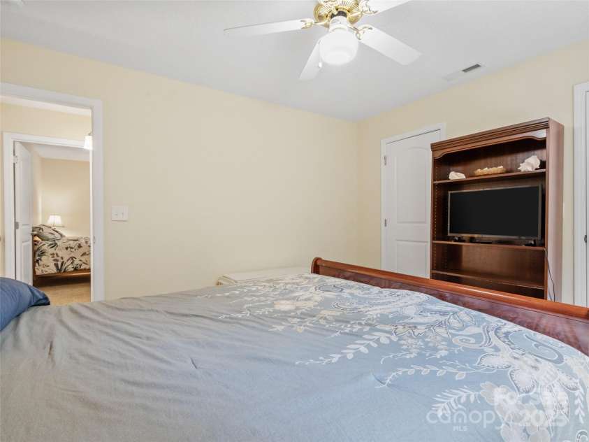 222 Fox Creek Road, Mars Hill, NC 28754.  MLS# CAR4275822, YatesRealty ID 24521. 