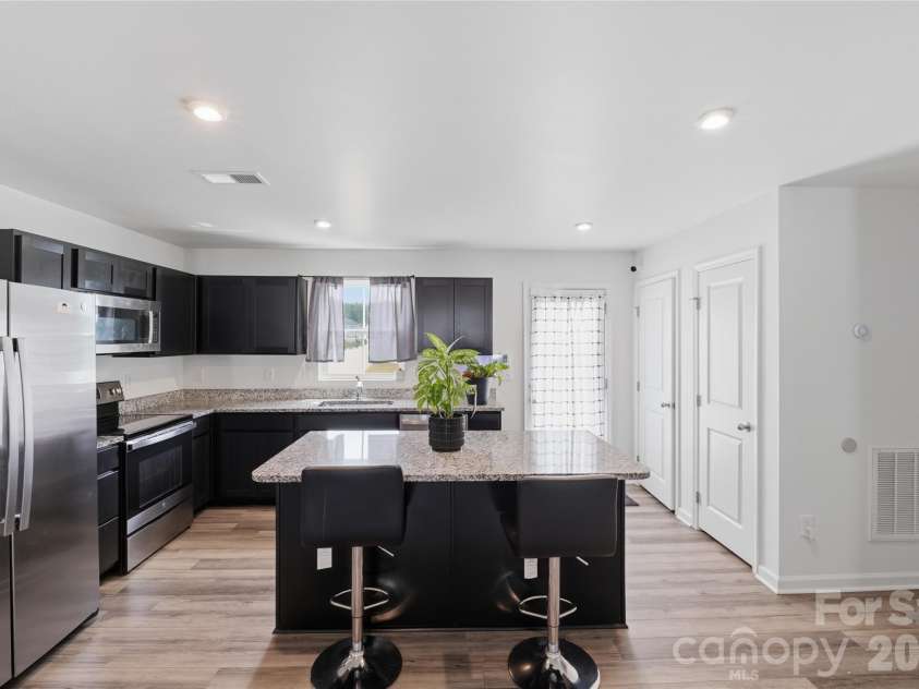 660 Pointe Andrews Drive, Concord, NC 28025.  MLS# CAR4367100, YatesRealty ID 24521. 