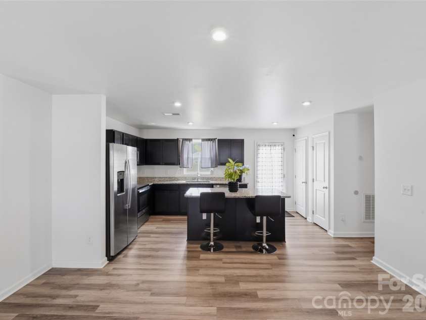 660 Pointe Andrews Drive, Concord, NC 28025.  MLS# CAR4367100, YatesRealty ID 24521. 