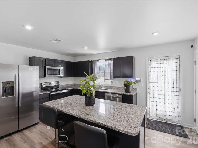 660 Pointe Andrews Drive, Concord, NC 28025.  MLS# CAR4367100, YatesRealty ID 24521. 