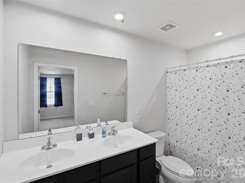660 Pointe Andrews Drive, Concord, NC 28025.  MLS# CAR4367100, YatesRealty ID 24521. 