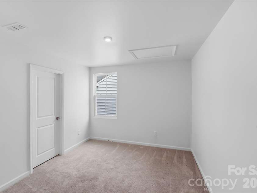 660 Pointe Andrews Drive, Concord, NC 28025.  MLS# CAR4367100, YatesRealty ID 24521. 