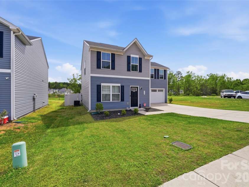 660 Pointe Andrews Drive, Concord, NC 28025.  MLS# CAR4367100, YatesRealty ID 24521. 